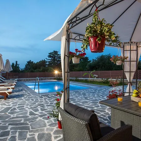 Oasis Luxury Βίλα *