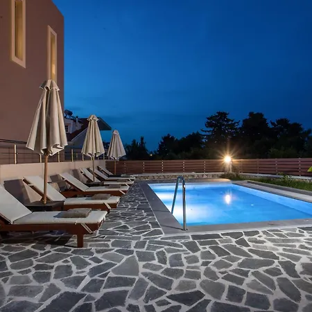 Oasis Luxury Villa *