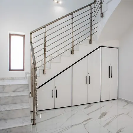 Oasis Luxury Villa *